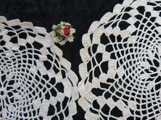 VINTAGE PINK COTTON HAND CROCHETED DOILIES