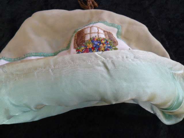 VINTAGE EMBROIDERED TOASTER COVER....PADDED...EMBROIDERED ON BOTH SIDES AMAZING HANDWORK