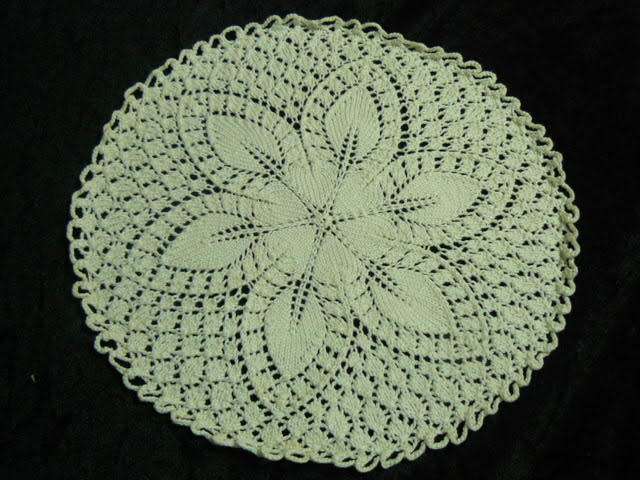 HAND KNITTED COTTON DOILIE STUNNING