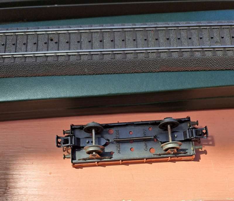 Märklin H0  464637 low side gondola with tarp cargo