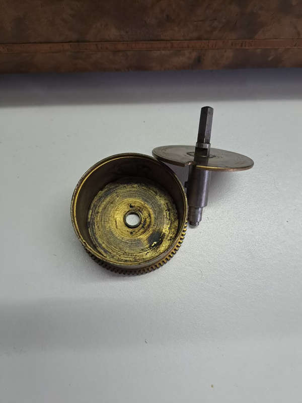 Victorian bur wallnut  music box