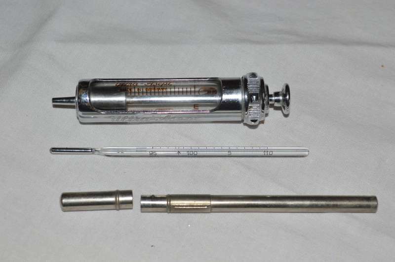 vintage Ultra Asept Germany  Vintage glass syringe and thermometer