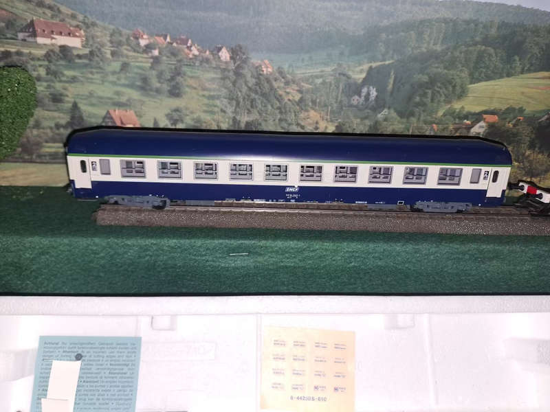roco HO 44602 SNCF cl 2 passenger compartment coach