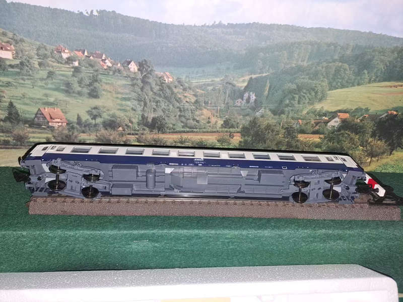roco HO 44602 SNCF cl 2 passenger compartment coach