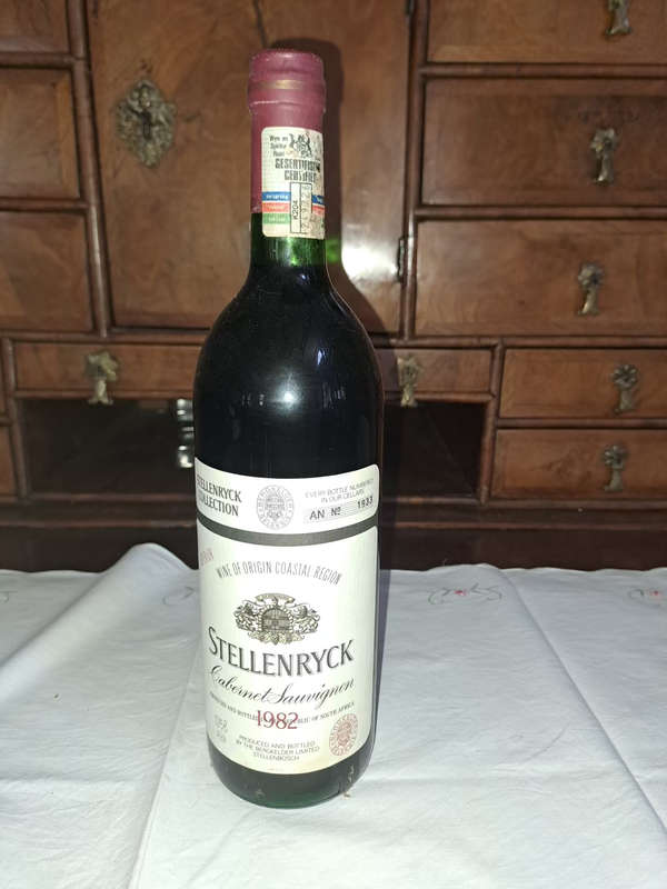 Stellenryck Cabernet Sauvignon 1982  bottle No 1933 superior