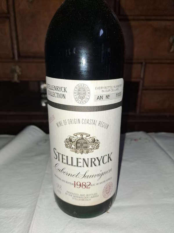 Stellenryck Cabernet Sauvignon 1982  bottle No 1933 superior
