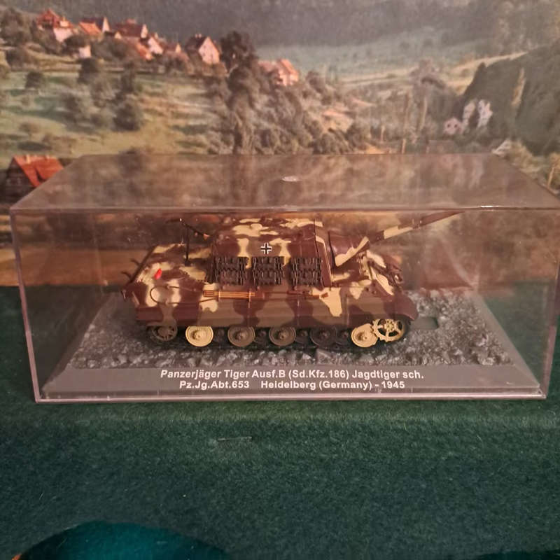 Military Tank Model Collection Panzerjager Tiger Sd Kfz 186 Heidelberg Germany 1945  1/72 OO railway