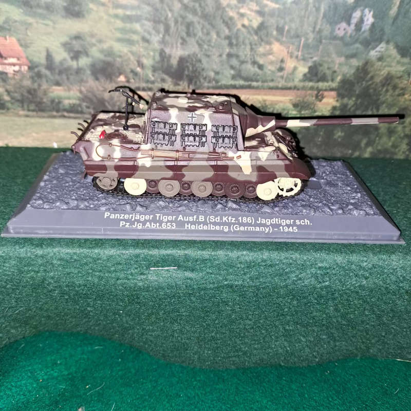 Military Tank Model Collection Panzerjager Tiger Sd Kfz 186 Heidelberg Germany 1945  1/72 OO railway