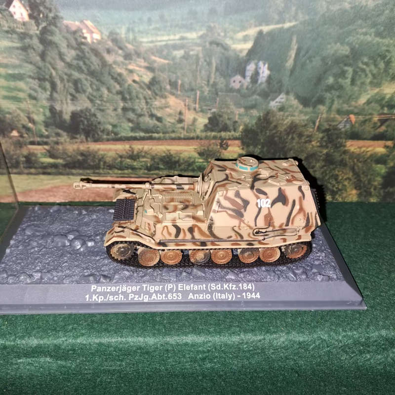 Panzerjager Tiger P Elefant Sd.Kfz.184 Italy 1944 1-72 scale with case