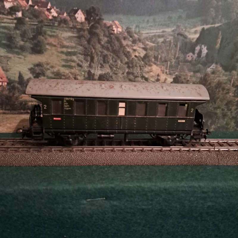 Marklin Ho 4002 (329-1) 1958 class 2 passenger coach