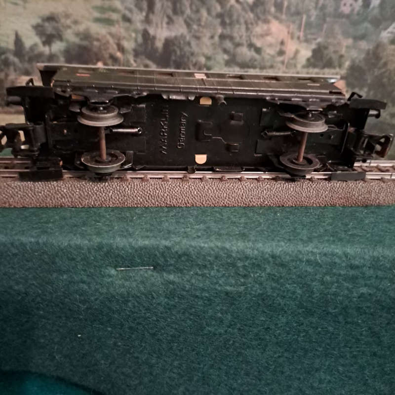 Marklin Ho 4002 (329-1) 1958 class 2 passenger coach