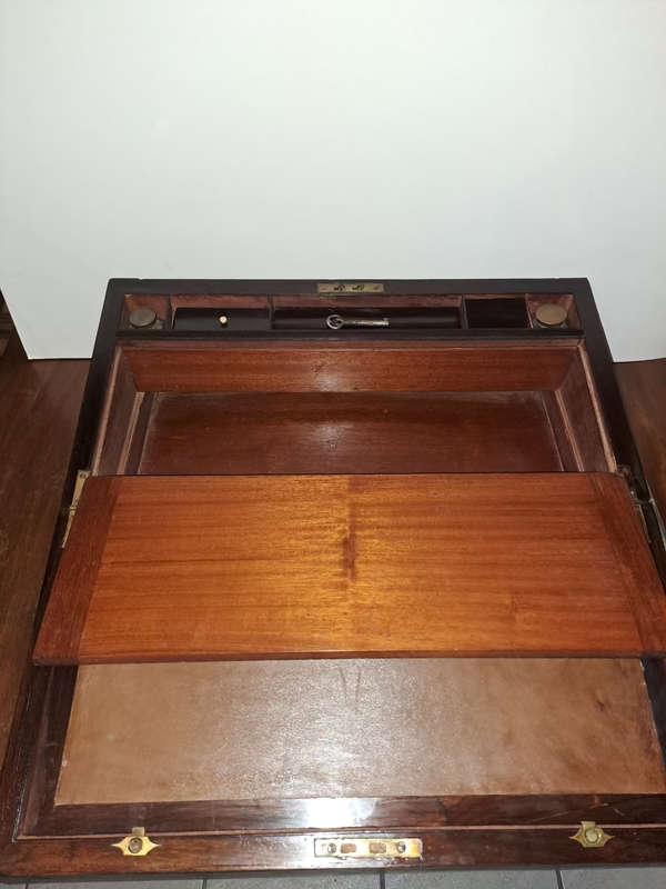 Beautiful large Rosewood writing slope ca 1860 with 2 ink wells and brass fittings