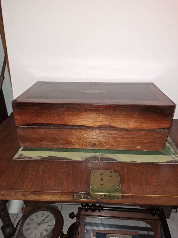 Beautiful large Rosewood writing slope ca 1860 with 2 ink wells and brass fittings