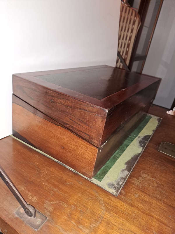 Beautiful large Rosewood writing slope ca 1860 with 2 ink wells and brass fittings