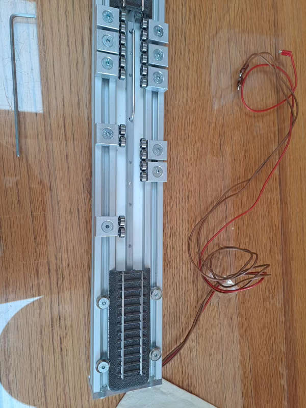 HO roller test stand REDUCED