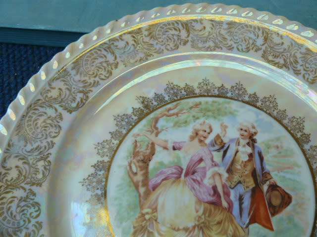 PLATTER PORCELAIN IMPERIAL HAND DECORATED WITH MOTHER OF PEARL EFFECT 32CM DIAM