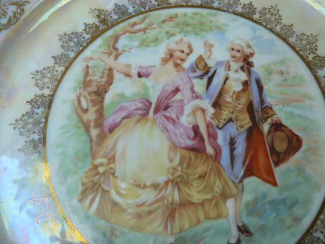 PLATTER PORCELAIN IMPERIAL HAND DECORATED WITH MOTHER OF PEARL EFFECT 32CM DIAM