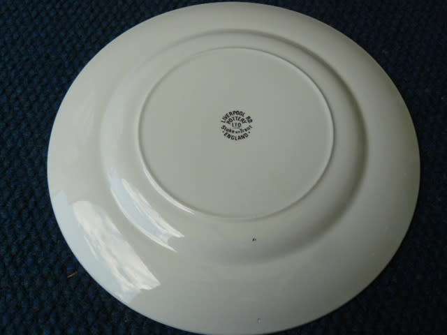 PORCELAIN PLATE LIVERPOOL - STROKE ON TRENT ENGLAND 25 CM