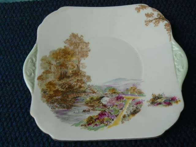 PORCELAIN PLATE SHELLY ENGLAND 24CM X 21 CM
