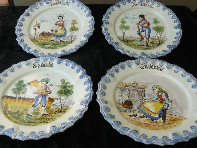 CERAMIC SET OF X 4 WALL HANGING WALL PLATES 27 CM  ****REDUCED****