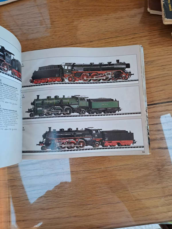 Marklin 1984/85E HO catalogue 192 pages