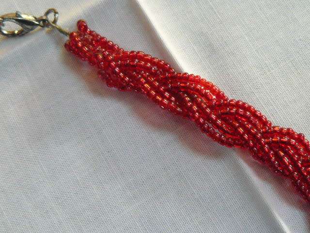 STUNNING HAND GLASS BEADED NECKLACE