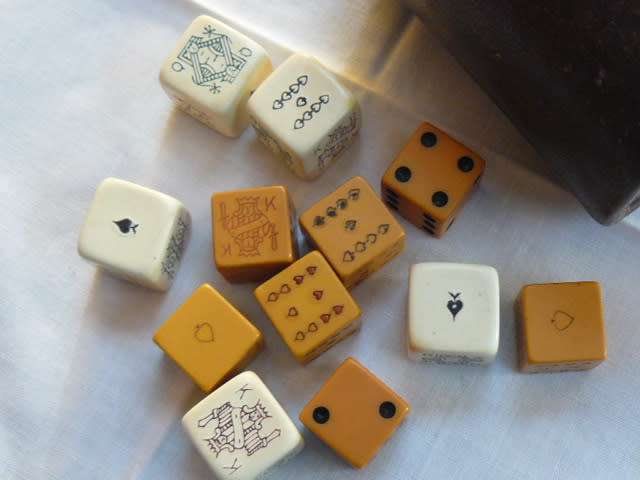 VINTAGE LEATHER CUP WITH DICES