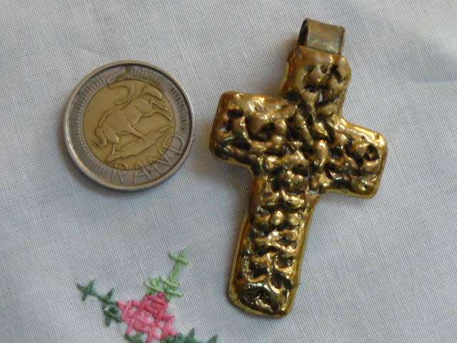 PENDANT CROSS BRASS ? very interesting