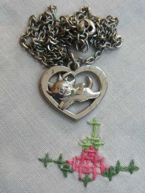 SILVER TONED FASHION CHAIN WITH PENDANT CHAIN44 CM LONG