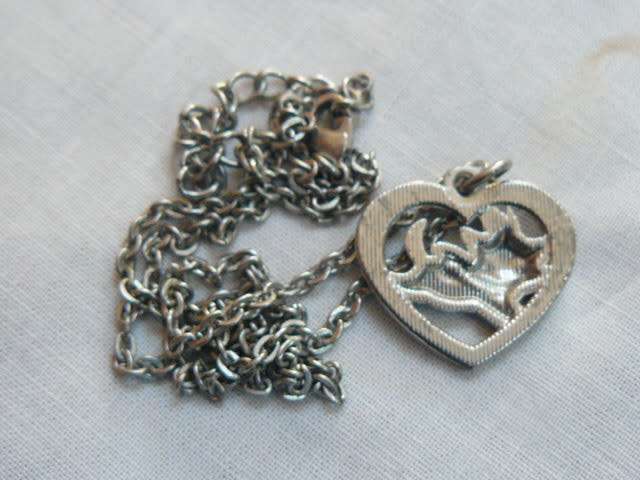 SILVER TONED FASHION CHAIN WITH PENDANT CHAIN44 CM LONG