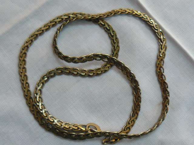 GOLD TONED CHAIN LOVELY PATTERN 52 CM LONG