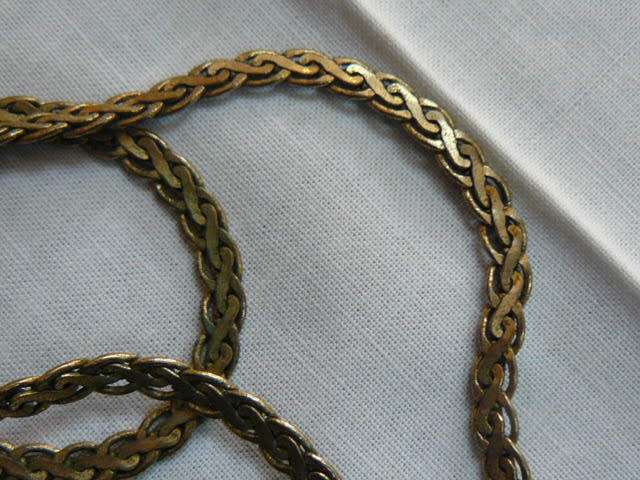 GOLD TONED CHAIN LOVELY PATTERN 52 CM LONG