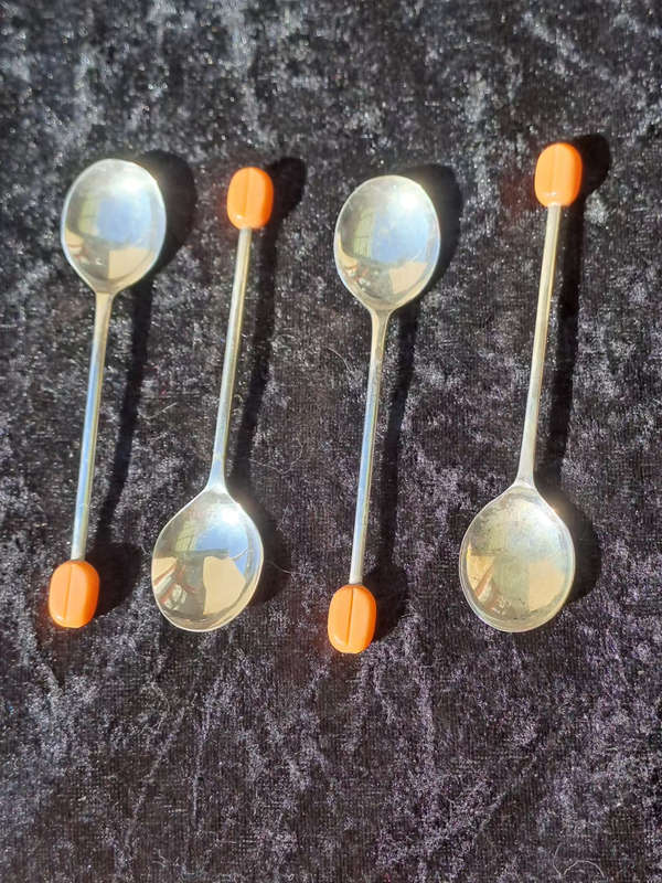 Set of 4 EPNS coffee bean spoons very nice condition