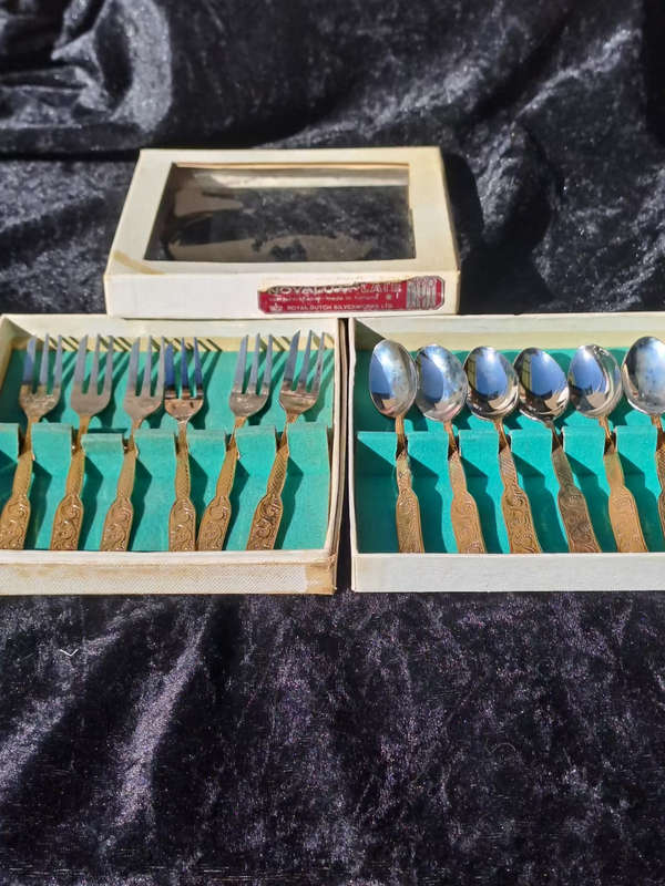 Novalux plate Royal Duton silver wares cake forks and spoons