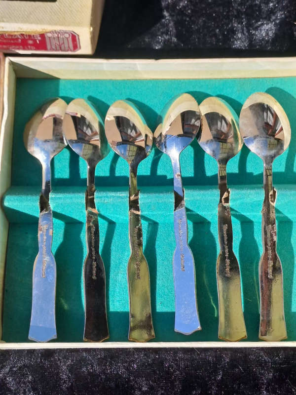 Novalux plate Royal Duton silver wares cake forks and spoons