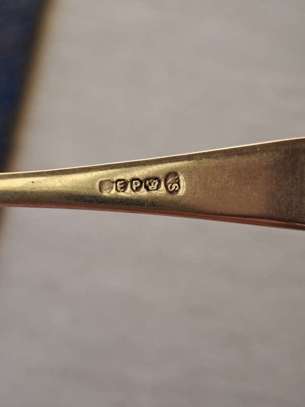 ^ hallmarked EP pickle forks very nice