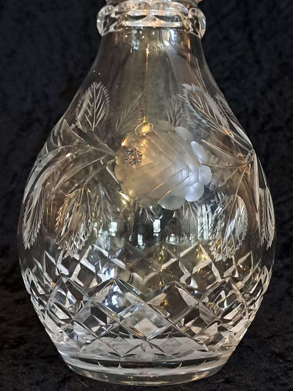Stunning impressive Large Vintage Rose cut crystal decanter no chips or cracks 1.96kg