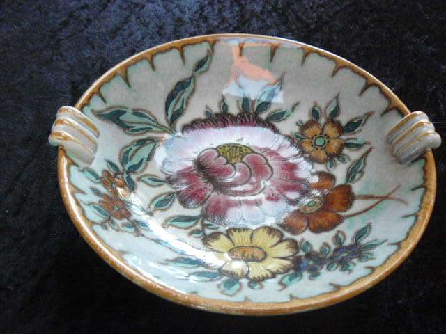 PORCELAIN BOWL Holland 18cm diam very pretty