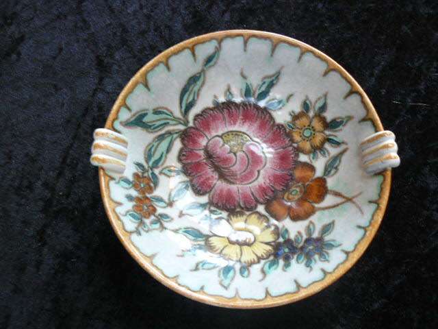 PORCELAIN BOWL Holland 18cm diam very pretty