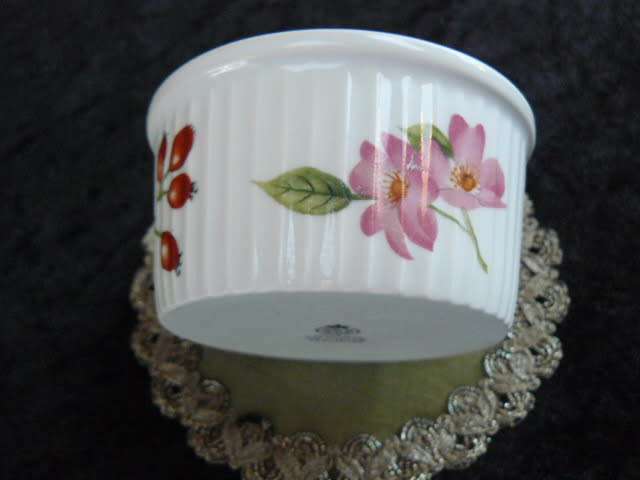 ROYAL WORCESTER Ramickin