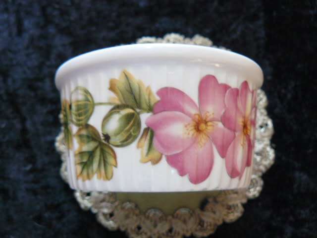 ROYAL WORCESTER Ramickin