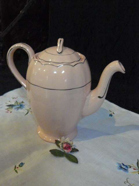 GRINDLEY ENGLAND PORCELAIN COFFEE POT PEACH PETAL