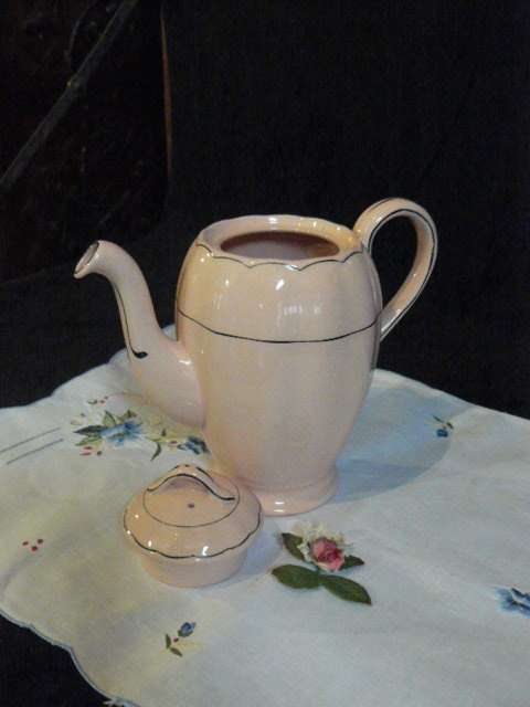 GRINDLEY ENGLAND PORCELAIN COFFEE POT PEACH PETAL
