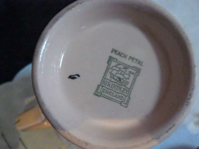 GRINDLEY ENGLAND PORCELAIN COFFEE POT PEACH PETAL