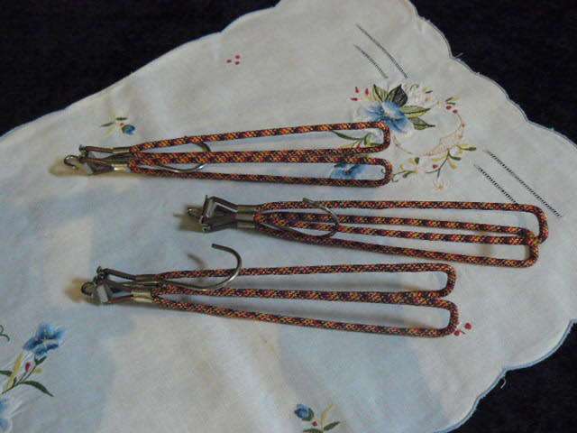 VINTAGE FOLD UP TRAVEL HANGERS X 3
