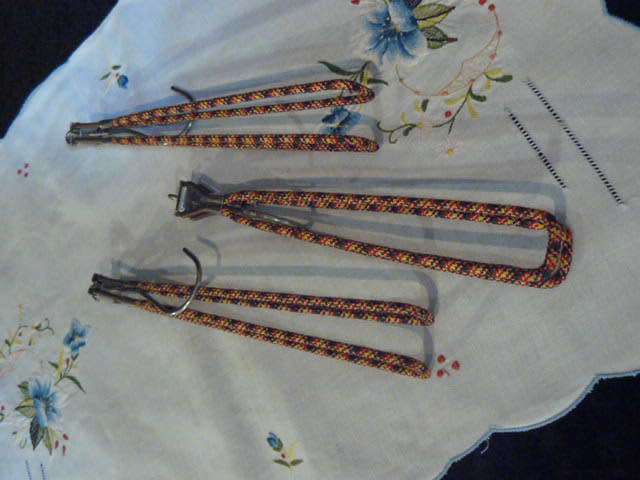 VINTAGE FOLD UP TRAVEL HANGERS X 3