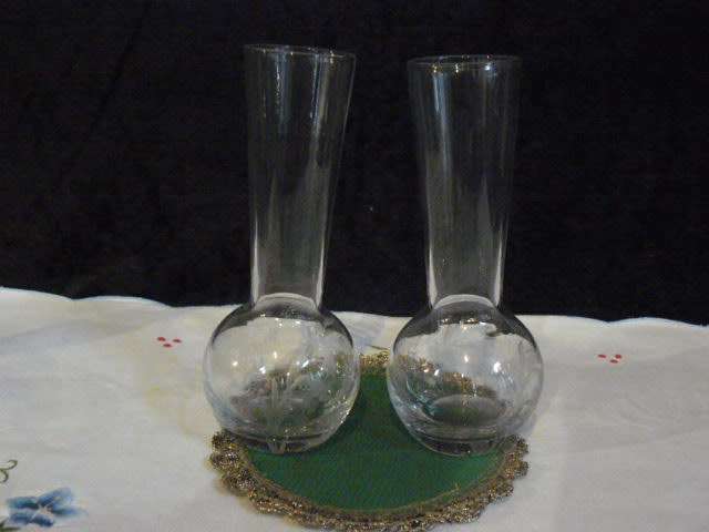 VASES X 2 MATCHING VERY NICE PATTERN