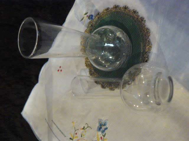 VASES X 2 MATCHING VERY NICE PATTERN