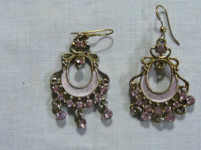 EARRINGS DETAILED