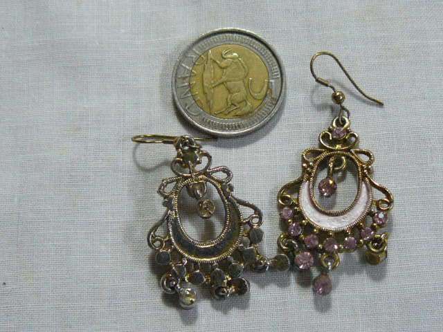 EARRINGS DETAILED